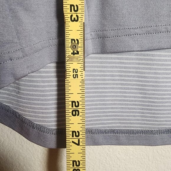 On Running Weather Shirt Womens Medium Gray Black Cowl Neck Zip Pocket Pullover - Picture 9 of 11